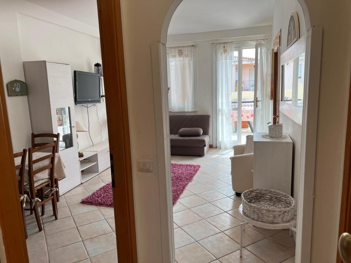 Ferienwohnung Santa Margherita Di Pula Exterior foto