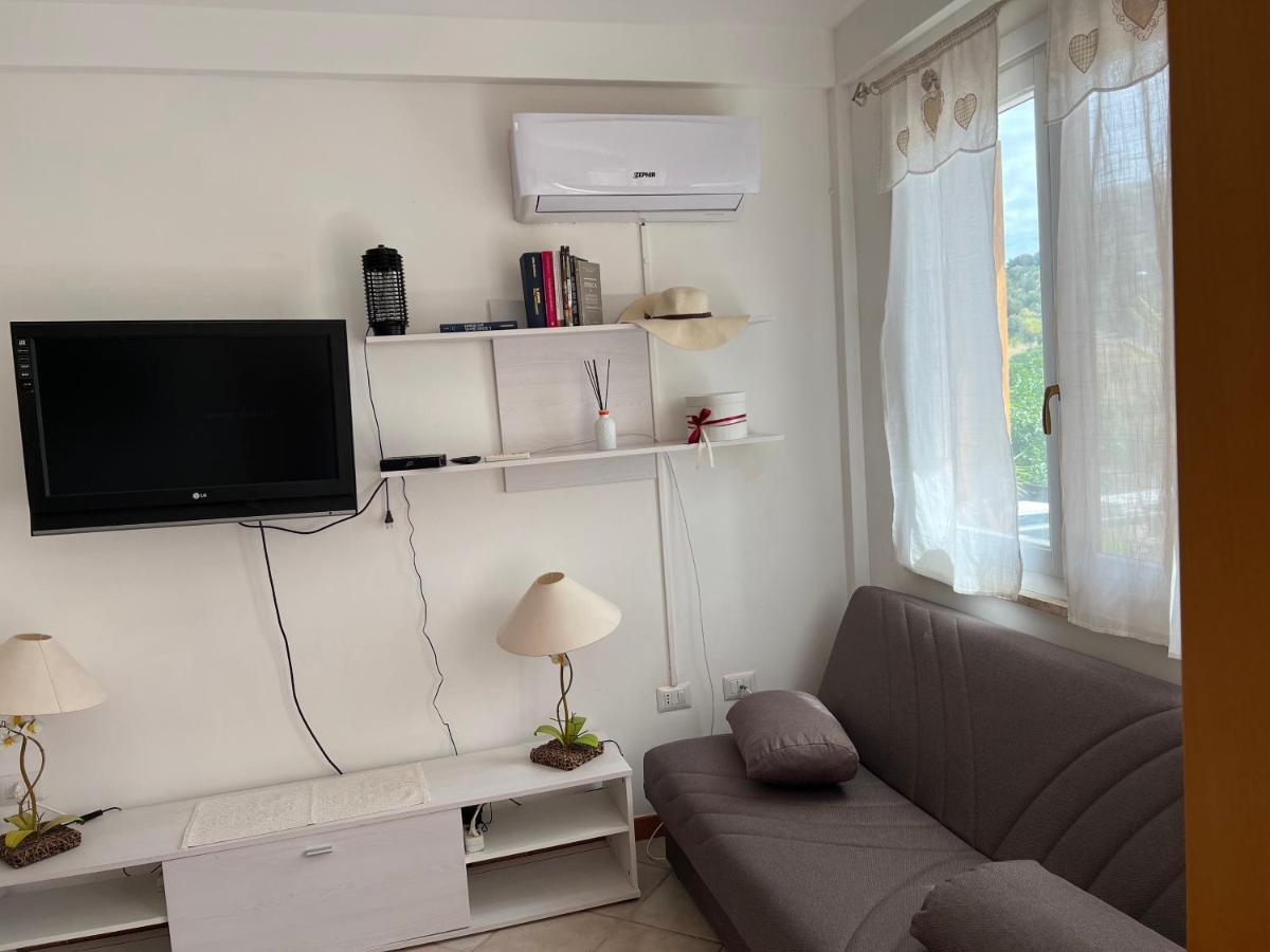 Ferienwohnung Santa Margherita Di Pula Exterior foto